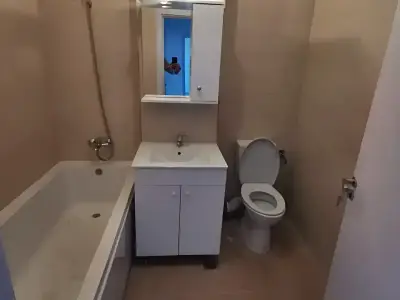 Apartament de inchiriat Sector 6 Bucuresti baie utilata